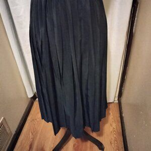 Navy accordion pleated skirt
